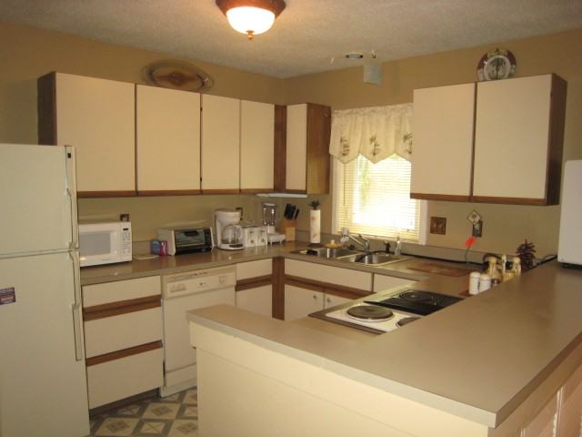 1204 Harbourside Dr - Photo 3 of 20