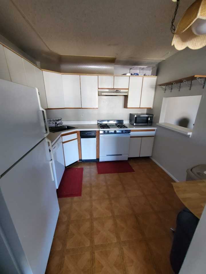 12 Gilpin Ct - Photo 2 of 8