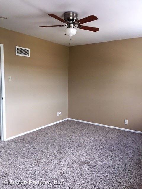 Clarkson Ct - Photo 3 of 8