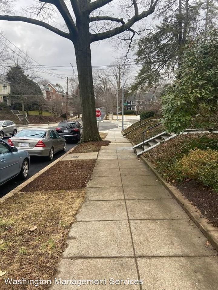 3308 Cathedral Ave Nw - Photo 3 of 33