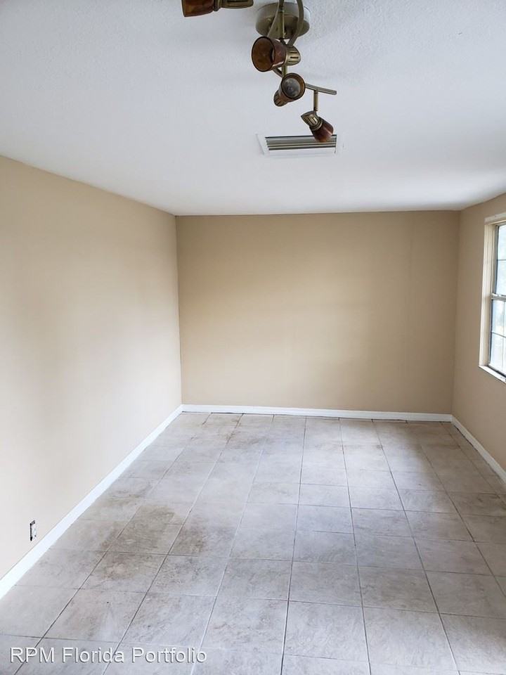 1700 W Cherry St - Photo 2 of 8
