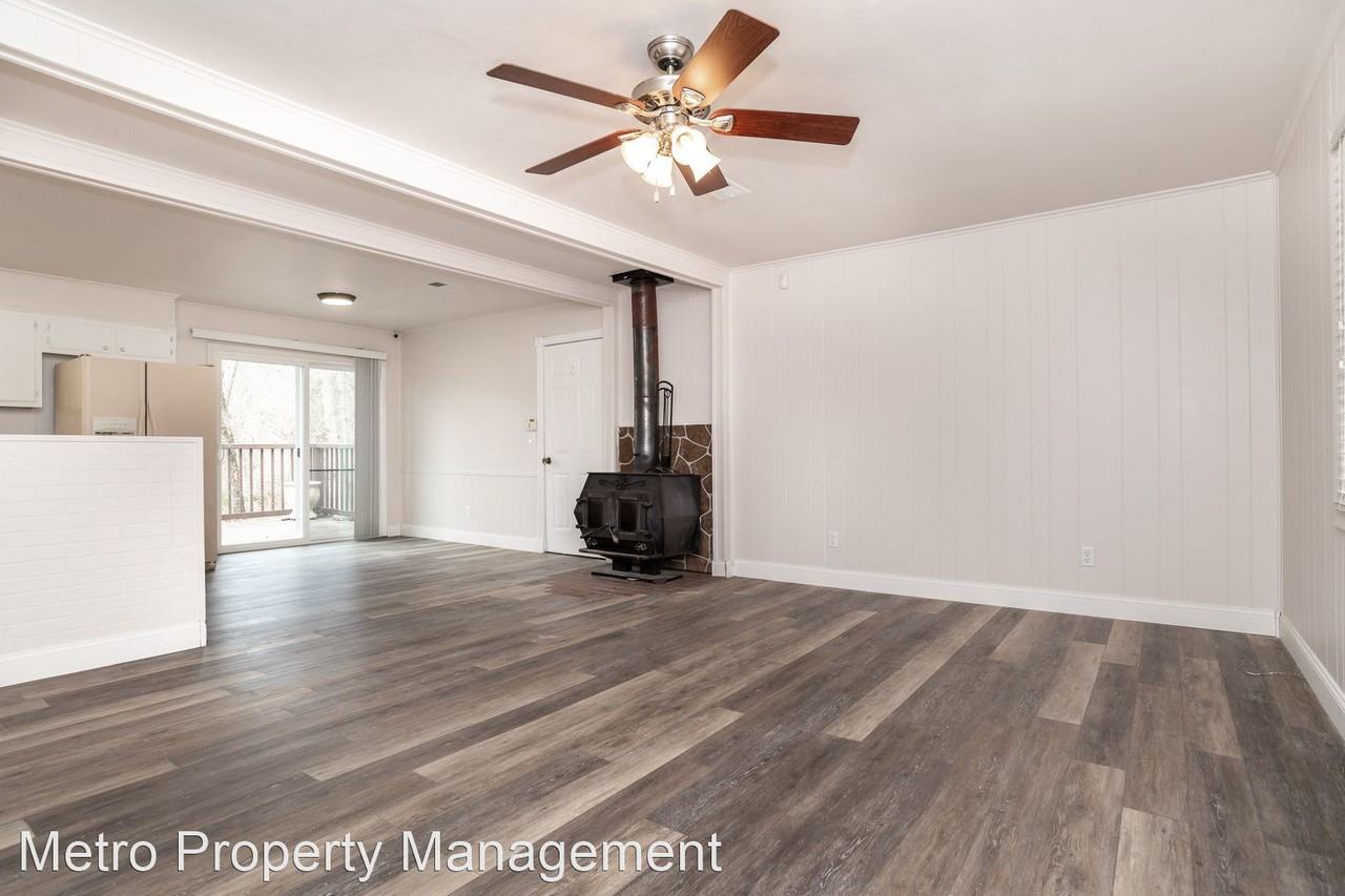 76 Leicester Dr - Photo 2 of 19