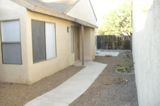 2950 Avenida Destino - Photo 3 of 4