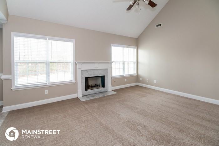 261 Bridgemill Ln - Photo 2 of 15