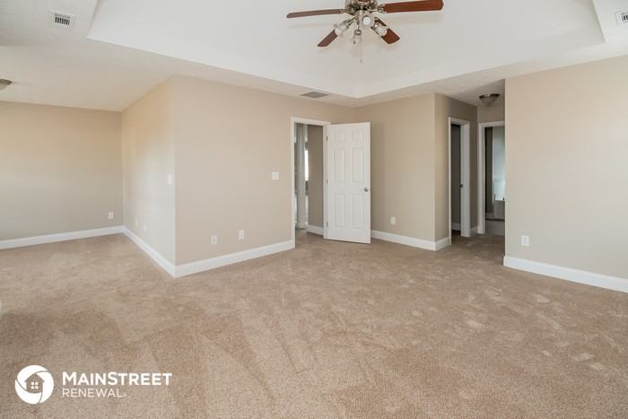 261 Bridgemill Ln - Photo 3 of 15