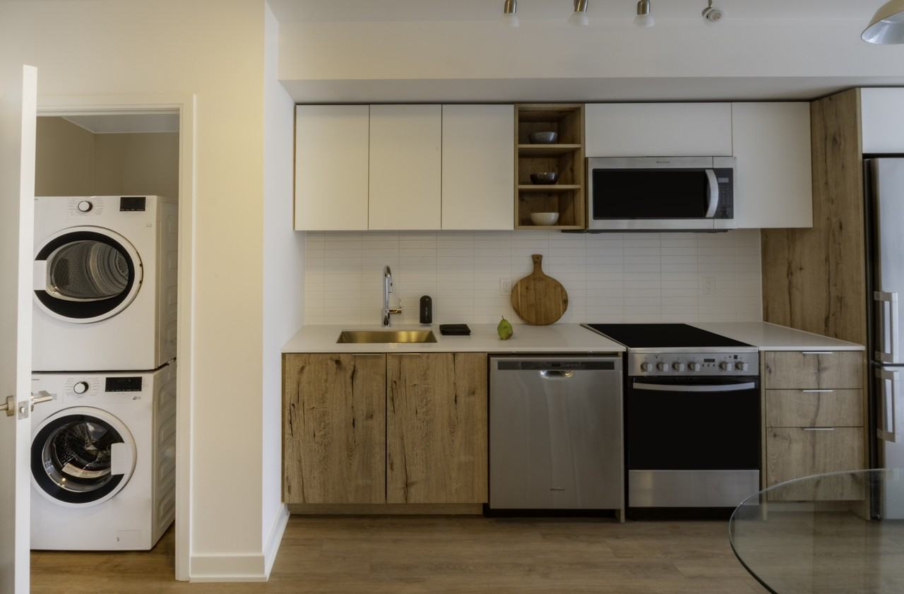 39 Niagara Street #646