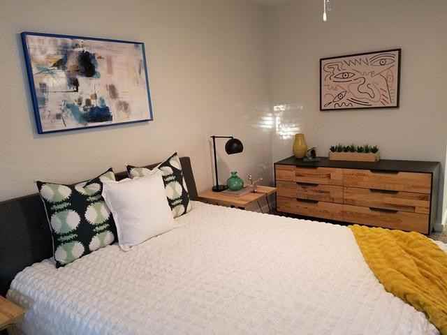 520 N Mesa Dr - Photo 3 of 32