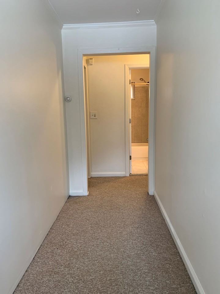 329 Commack Rd - Photo 3 of 9