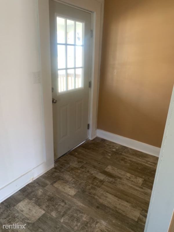 717 Falls St - Photo 3 of 14