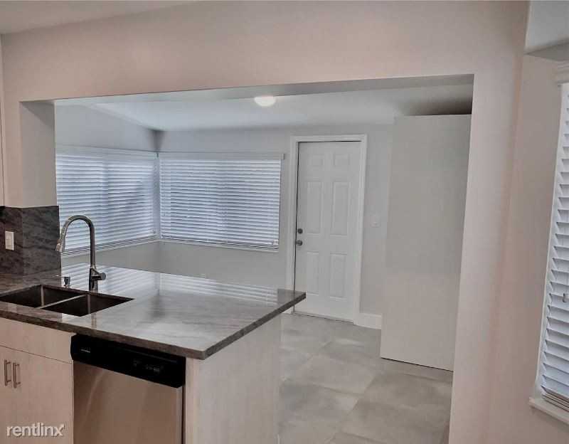 2634 Fletcher Ct - Photo 3 of 11