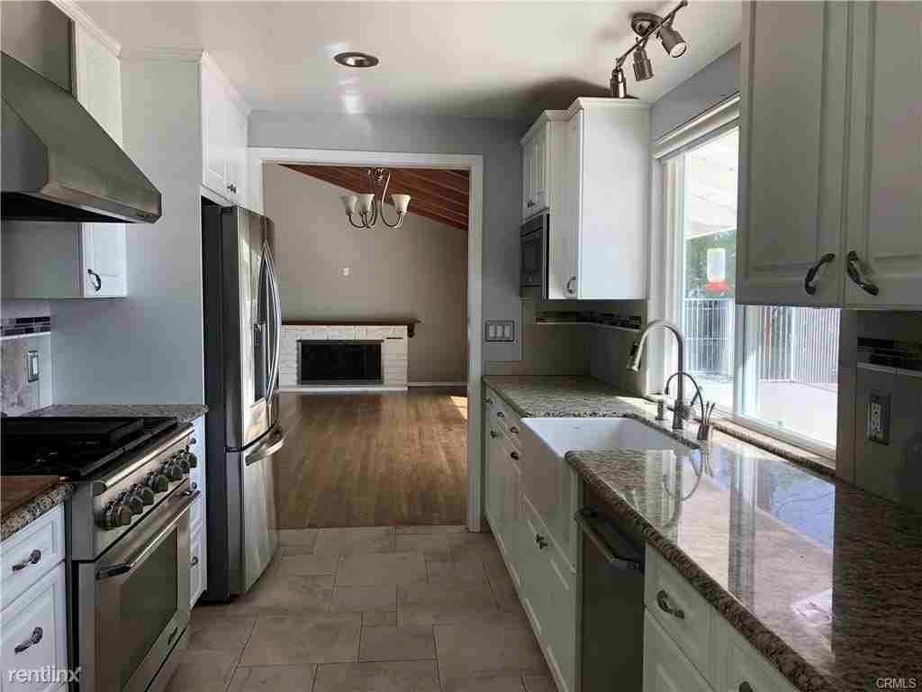 5028 Willow Wood Rd - Photo 3 of 10