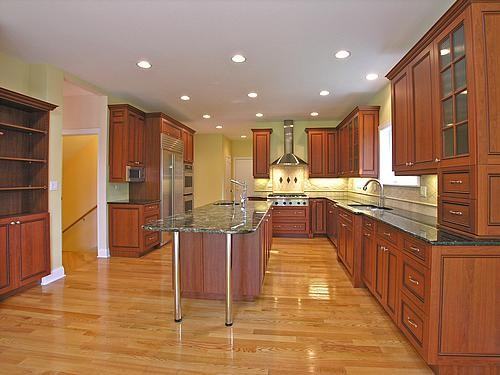 810 N Maple St - Photo 3 of 8