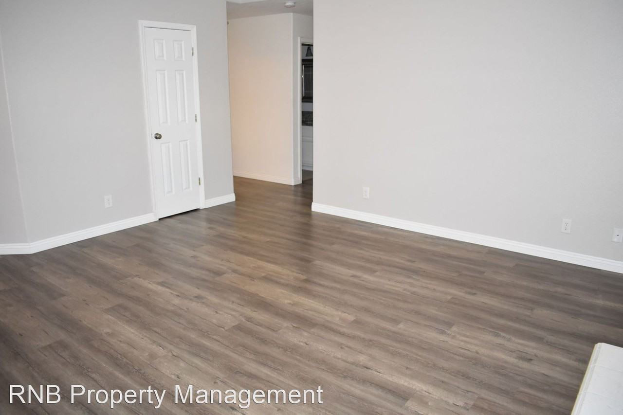 496 Diamond Oaks Rd - Photo 3 of 31