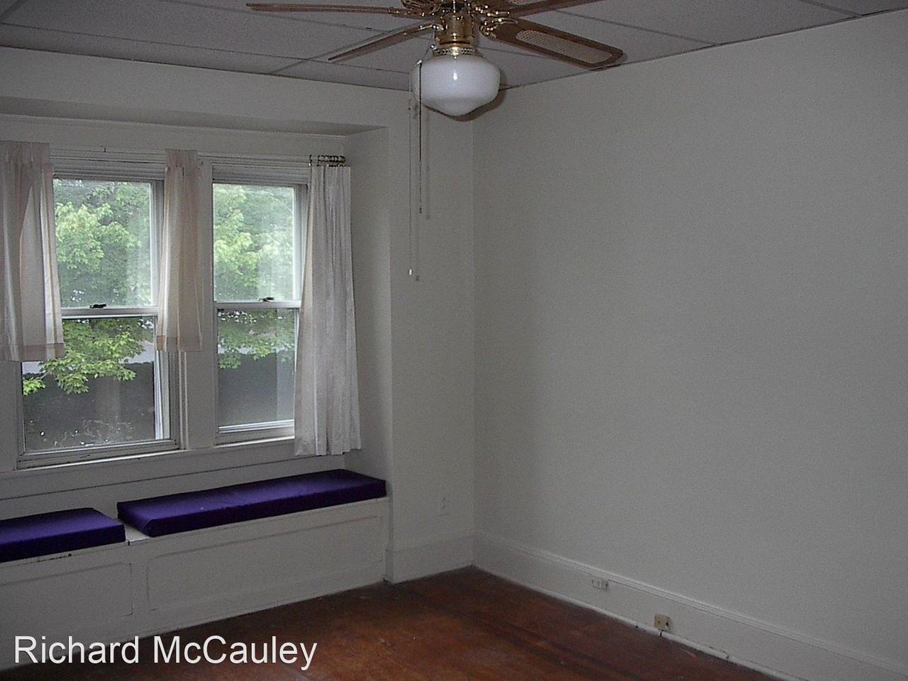 2305 W Liberty St - Photo 2 of 5