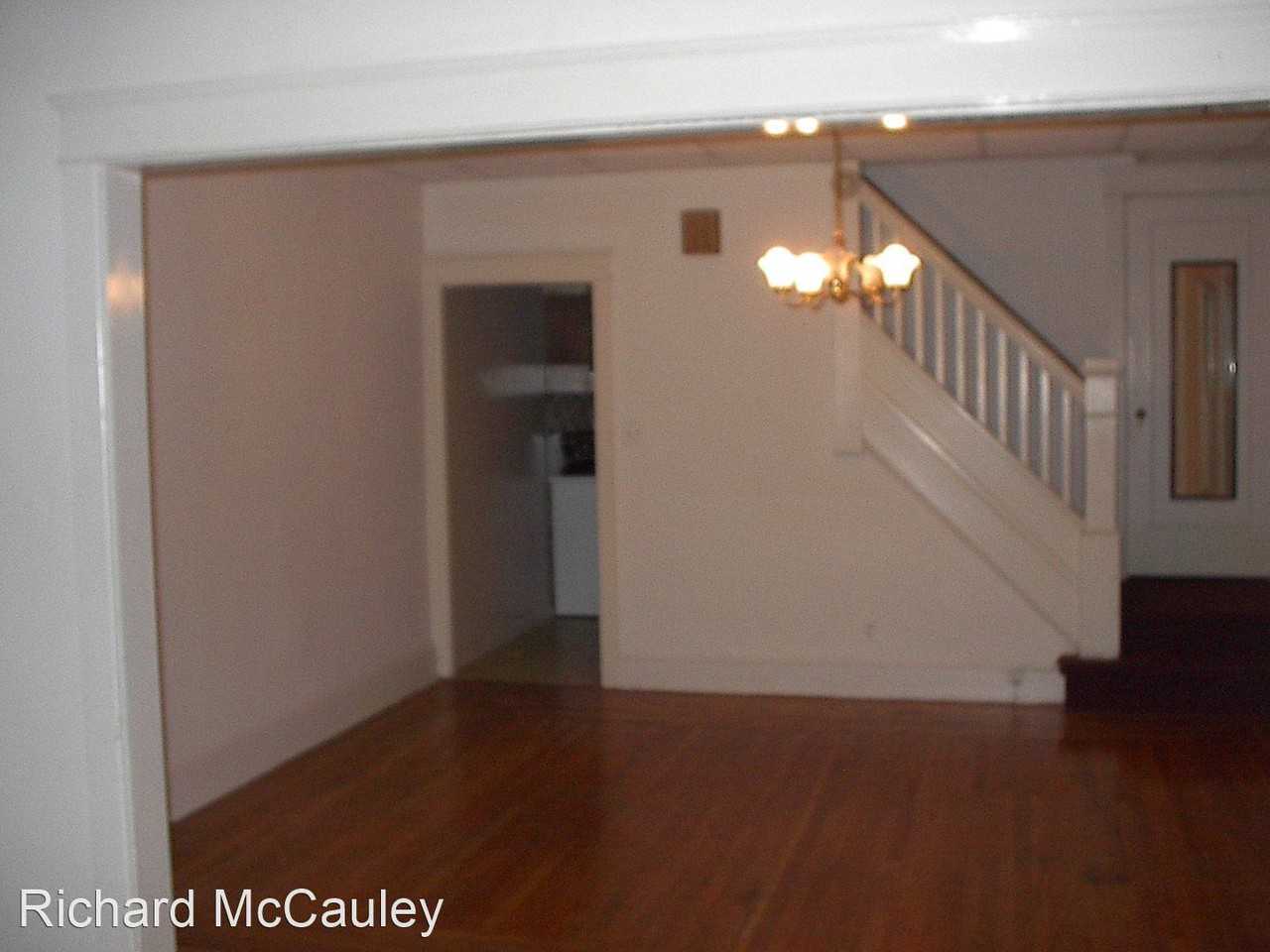 2305 W Liberty St - Photo 3 of 5