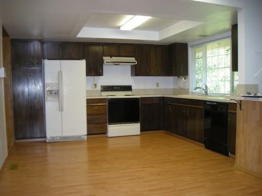 1302 Dogwood St SE - Photo 3 of 14