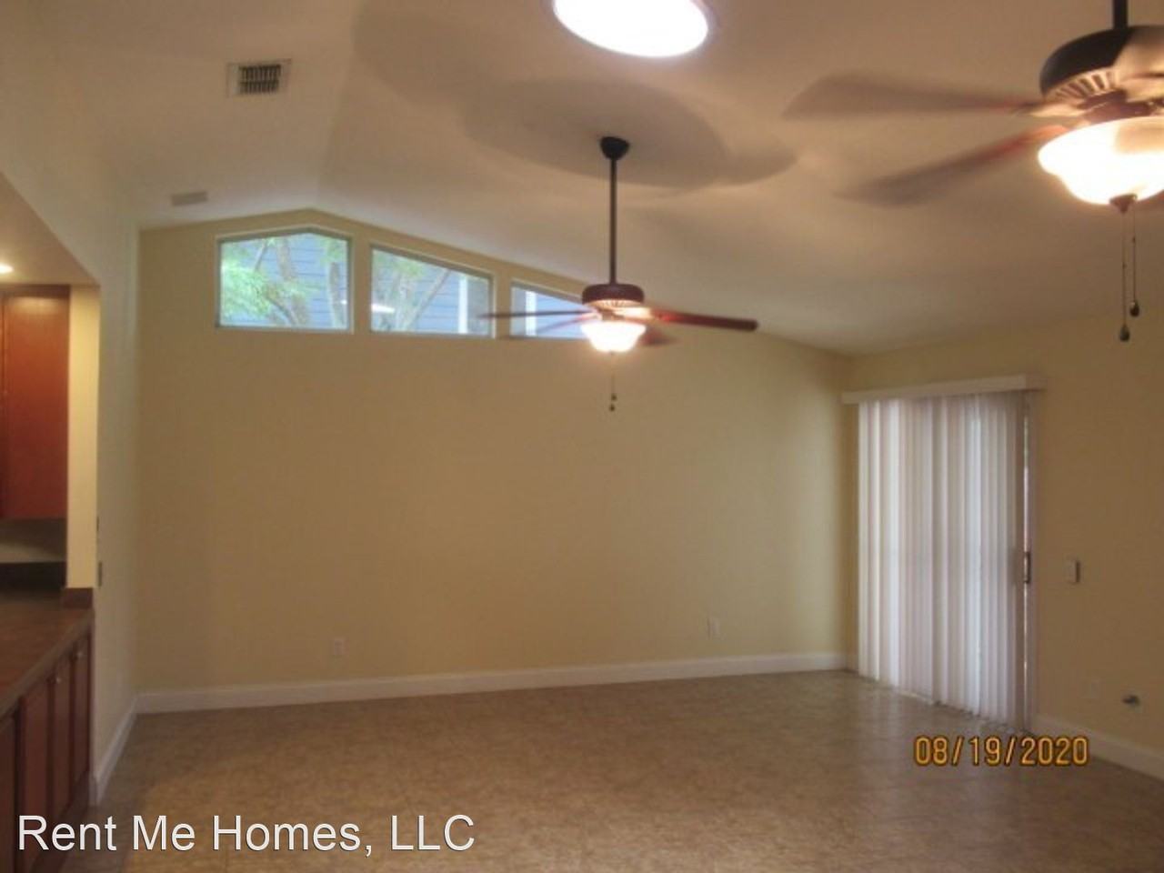 233 Coventry Ct - Photo 2 of 8