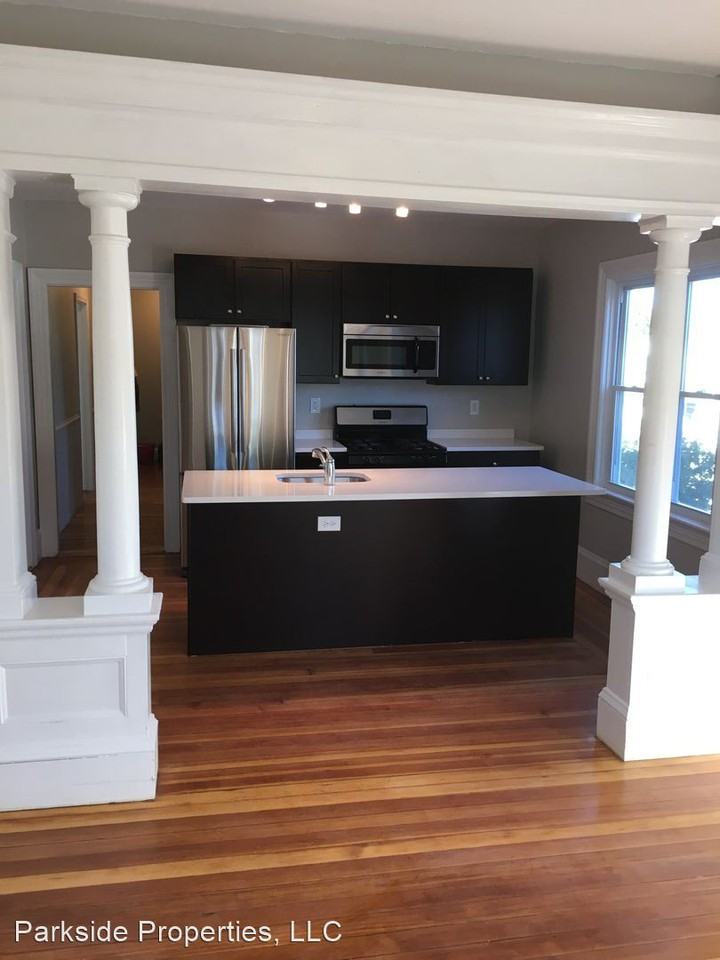 1012 Narragansett - Photo 2 of 4