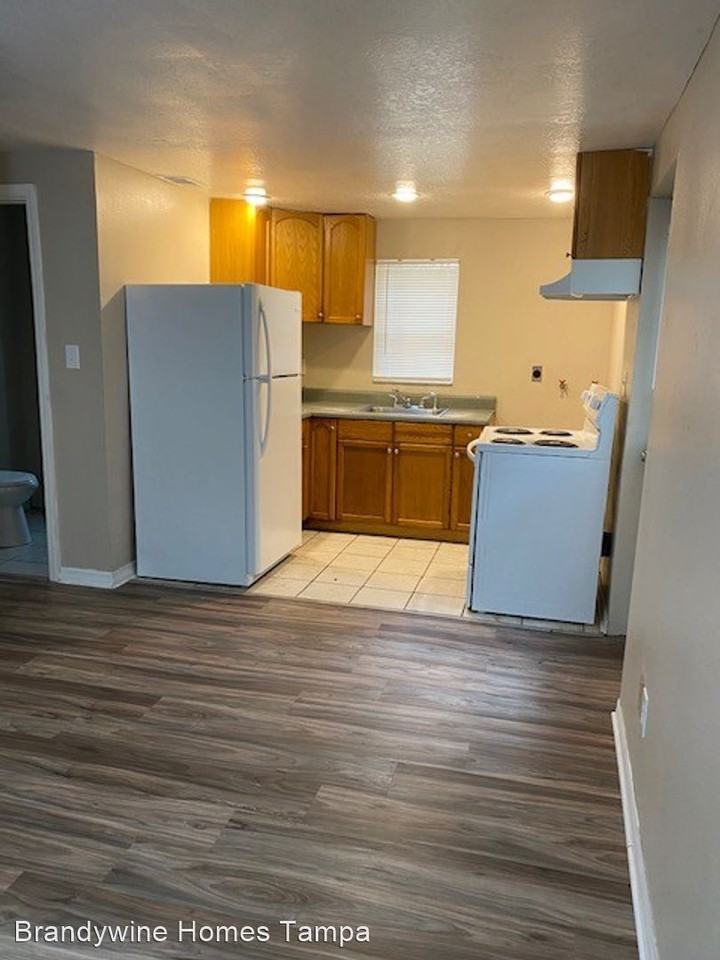 9313 N 20th St - Photo 2 of 9