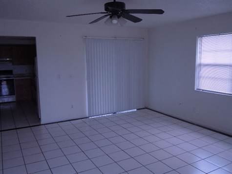 1305 Southwest Santa Barbara Place - Photo 3 of 10