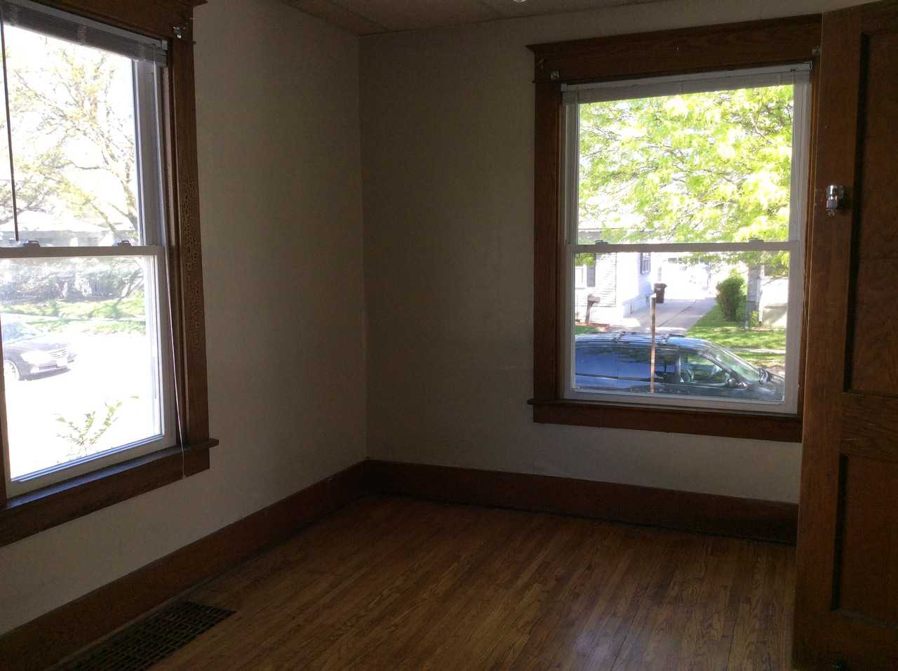 1409 N 14th St - Photo 4 of 8