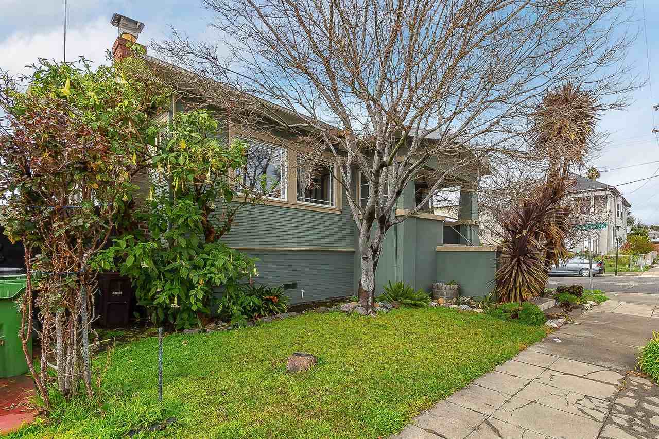 2233 47th Ave - Photo 2 of 36