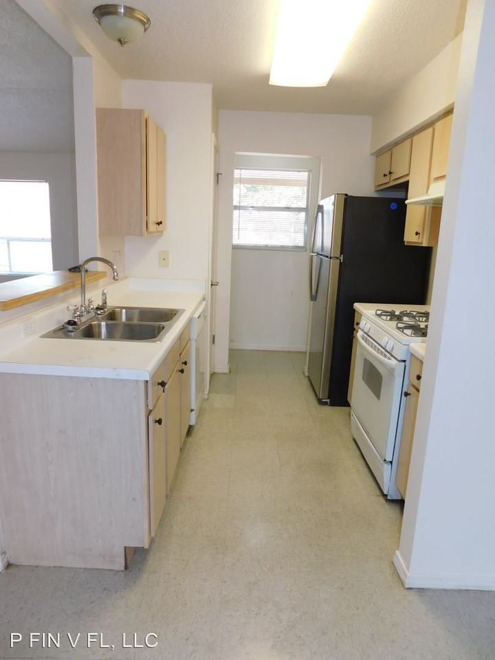33 Laiken Ct - Photo 3 of 11