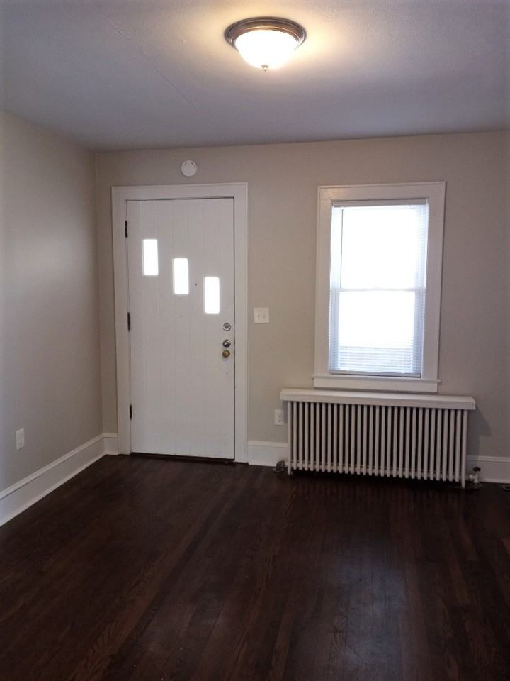 119 Wentworth Ave Ne - Photo 2 of 21