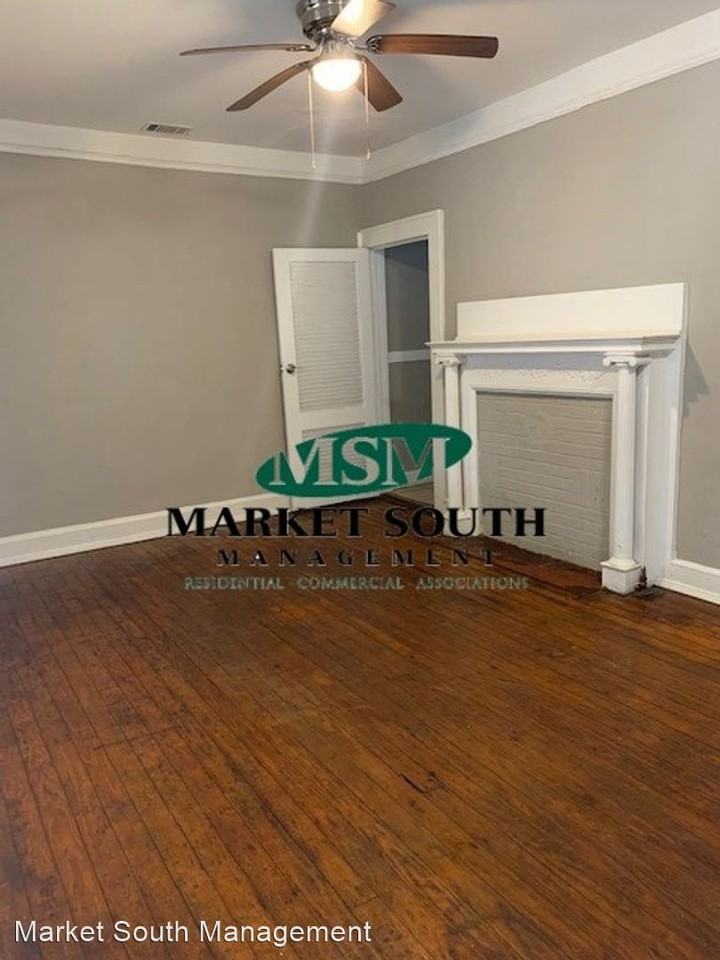 4909 Montgomery St - Photo 3 of 11