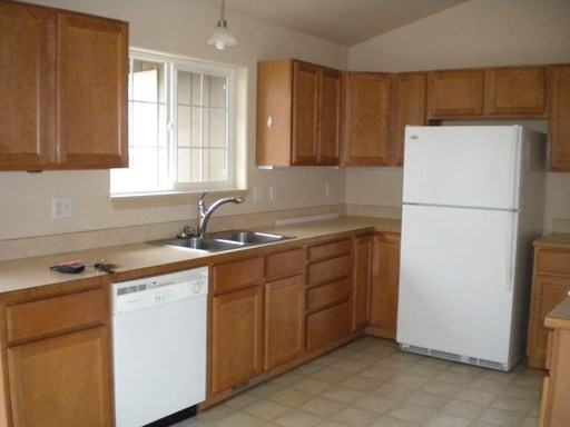 25177 Jake St - Photo 2 of 21
