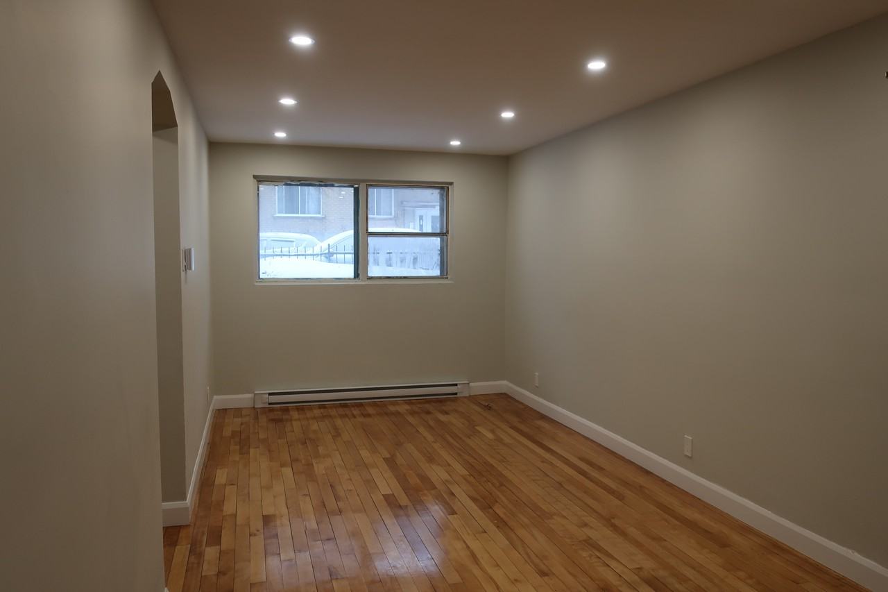 8626 Av Wiseman