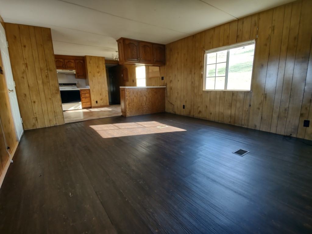 2527 Tennessee 107 - Photo 3 of 8