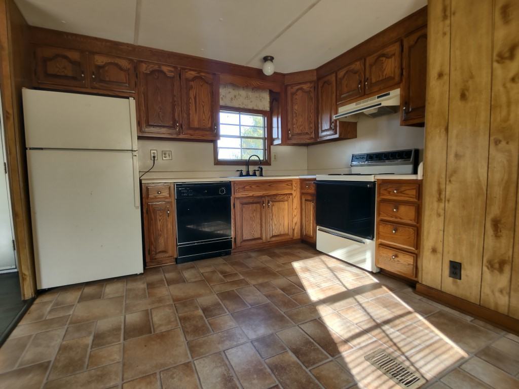 2527 Tennessee 107 - Photo 2 of 8