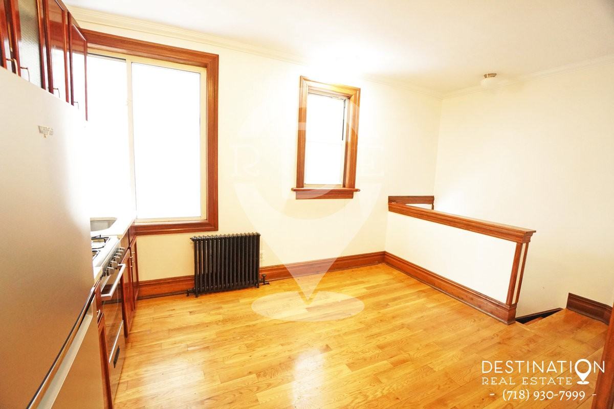 580 20th St - Photo 3 of 9