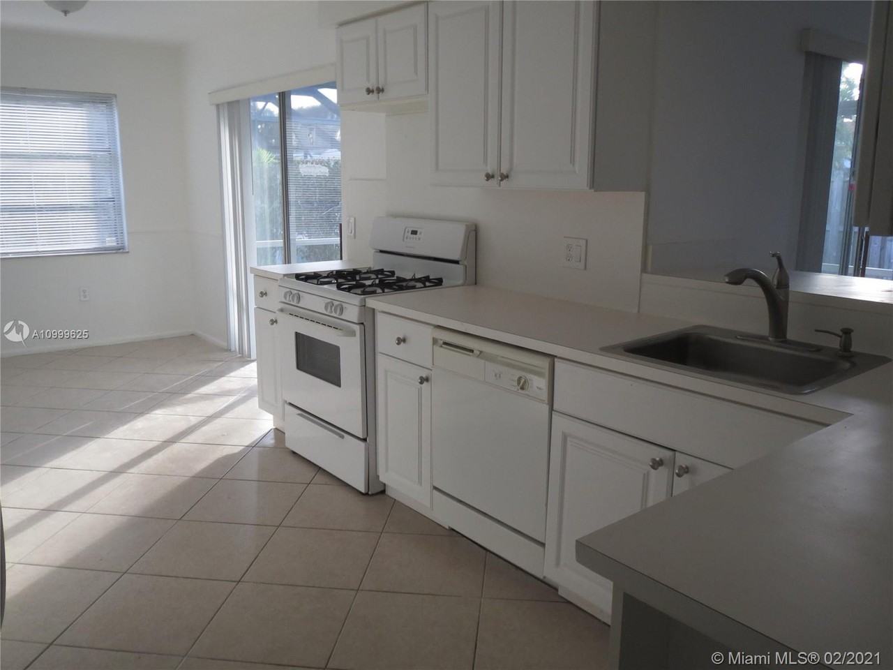4343 Northwest 113th Terrace - Photo 2 of 11