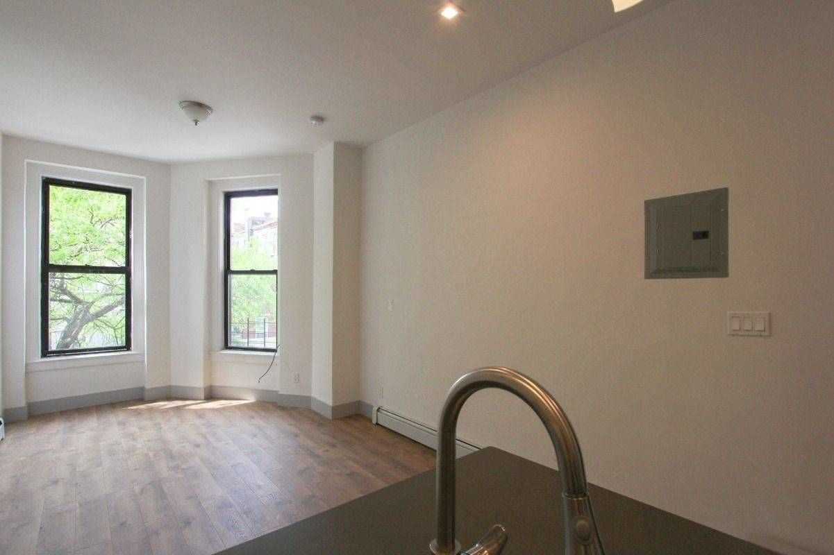 1961 Madison Ave - Photo 3 of 7