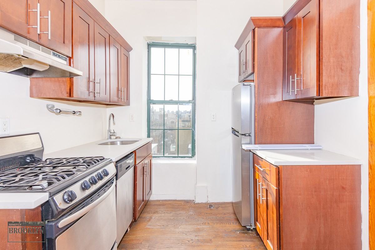 206 Scholes St #20 - Photo 2 of 11