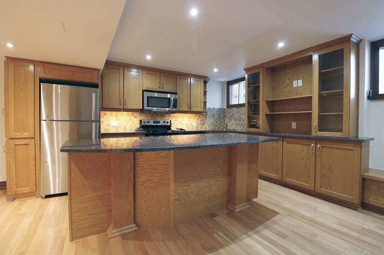 506 Jarvis Street - Photo 3 of 17