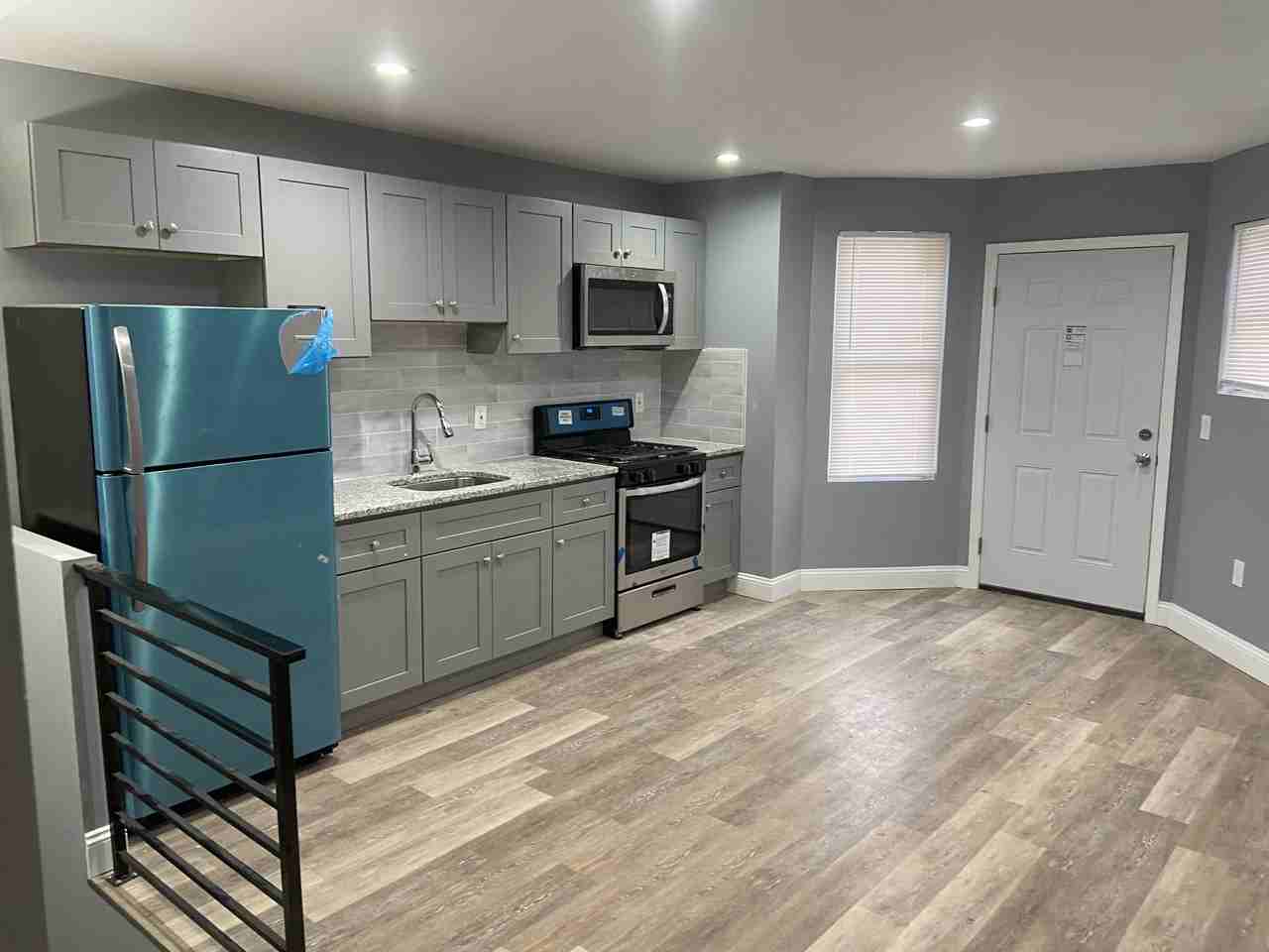 322 S 56th St #A - Photo 2 of 25