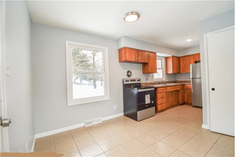 104 Sunny Acres Dr - Photo 3 of 9