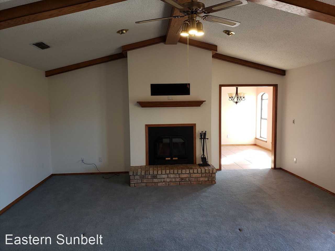 404 Monticello Parkway Dr - Photo 2 of 19
