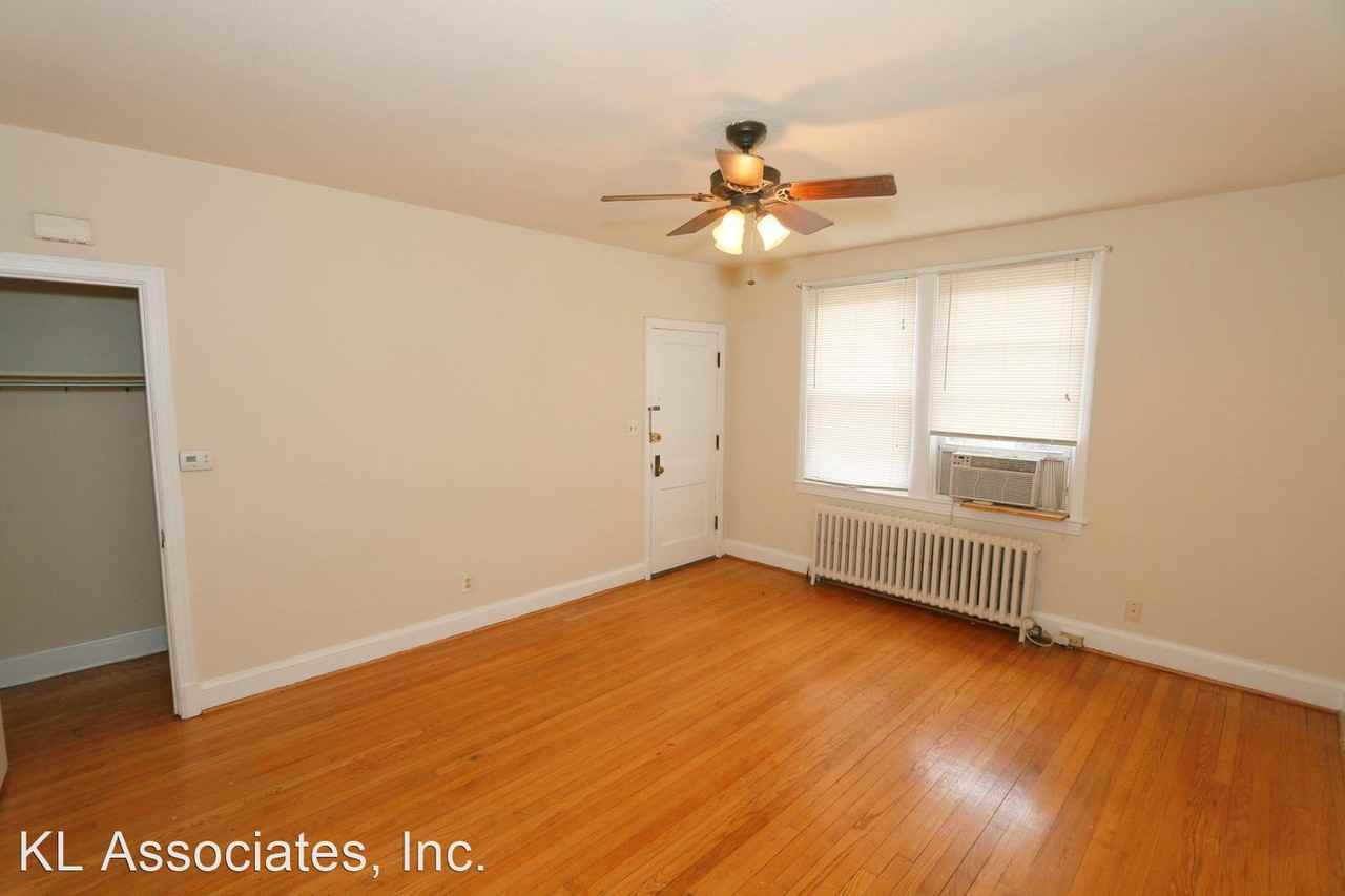 724 Irving St NE - Photo 3 of 16