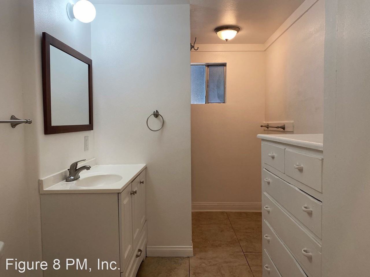 2626 S Budlong Ave - Photo 3 of 11