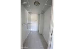 The Manhattan Luxury Apartments - Photo 2 of 9