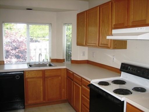 3228 SE Llewellyn St - Photo 3 of 8