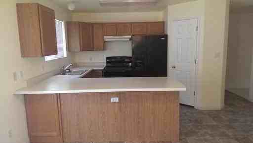 2875 W 950 N - Photo 3 of 13