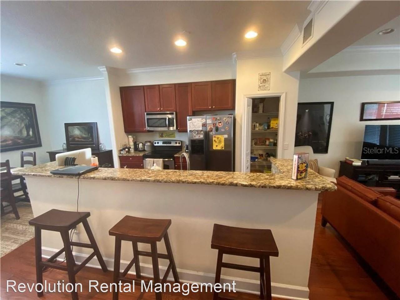 548 Copley Ln - Photo 2 of 20