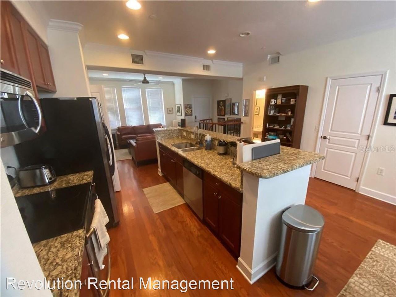 548 Copley Ln - Photo 3 of 20