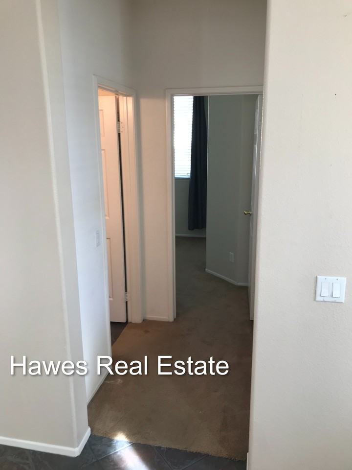 7018 Penny Ct - Photo 6 of 33