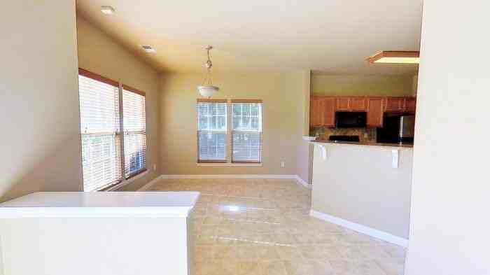 10835 Garden Oaks Ln - Photo 2 of 21
